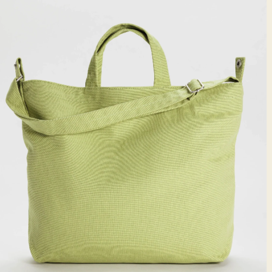 Baggu Horizontal Canvas Duck Bag / Pistachio / Zipper Closure +