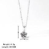 Flower pendant necklace